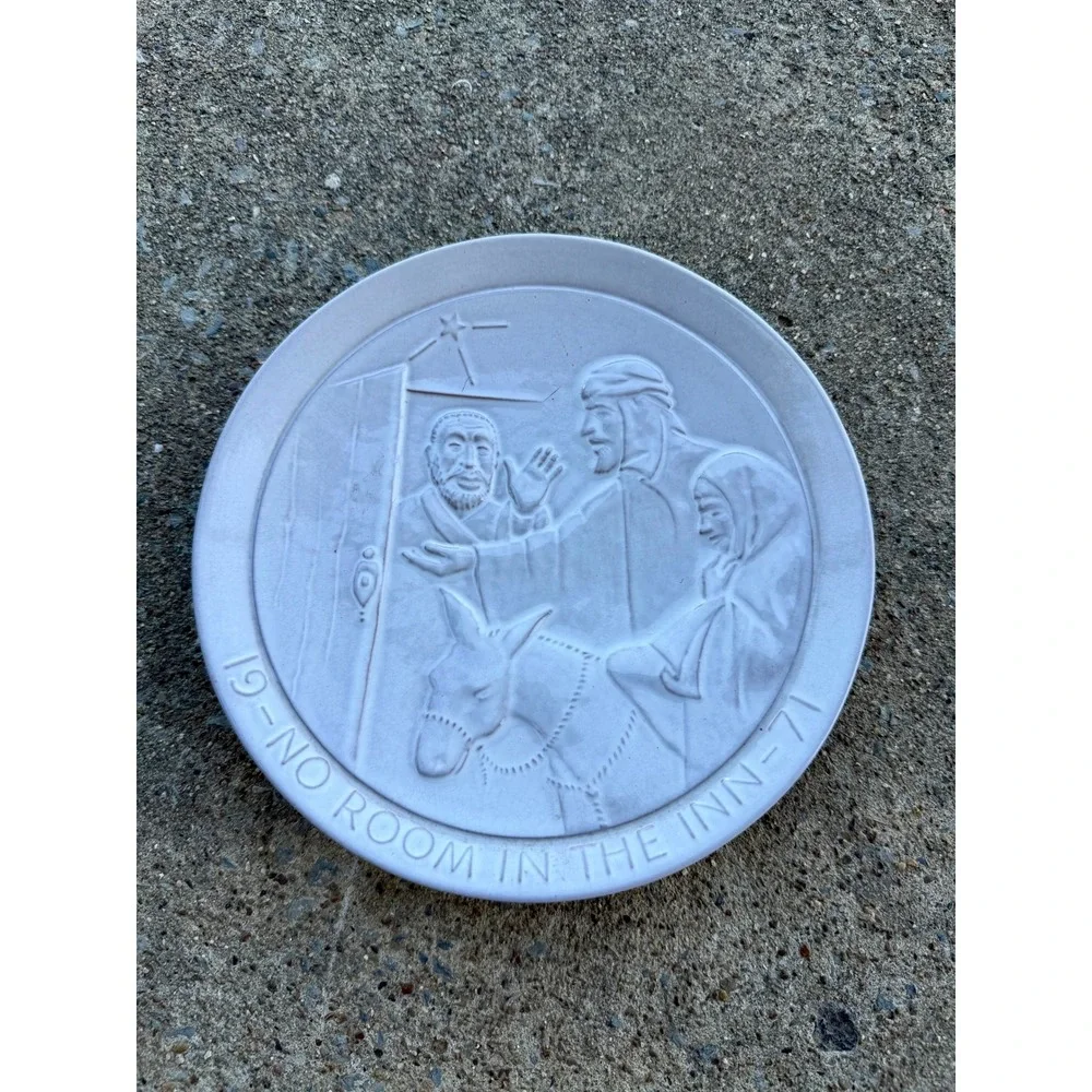 Frankoma 1971 No Room in the Inn Christmas Plate John Frank White Glaze 8.5